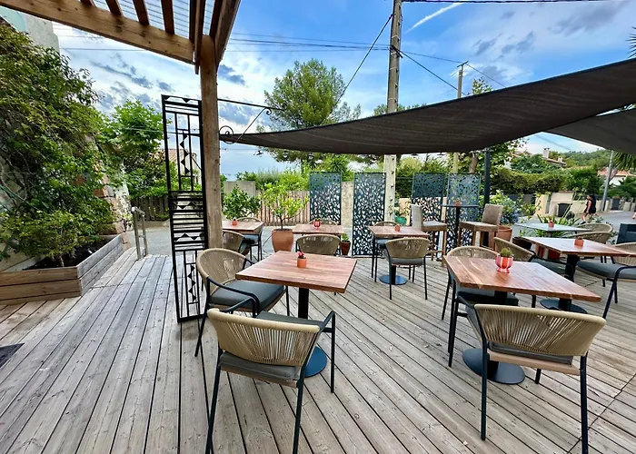 Le Clos Du Dramont Hotel