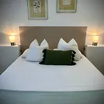 Le Clos Du Dramont Hotel 2*