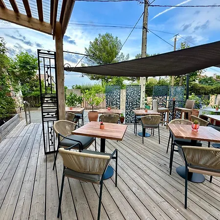 Le Clos Du Dramont Hotel