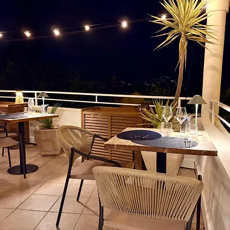 Le Clos Du Dramont Hotel 2*