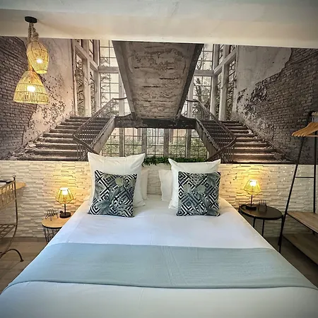 Le Clos Du Dramont Hotel