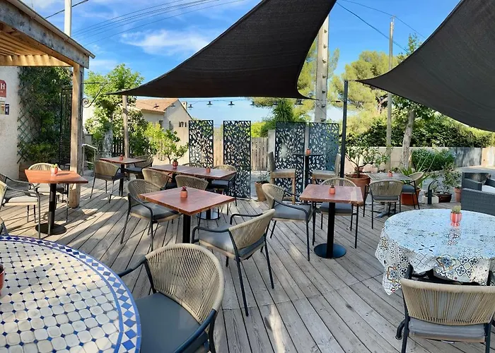 Le Clos Du Dramont 호텔 2*