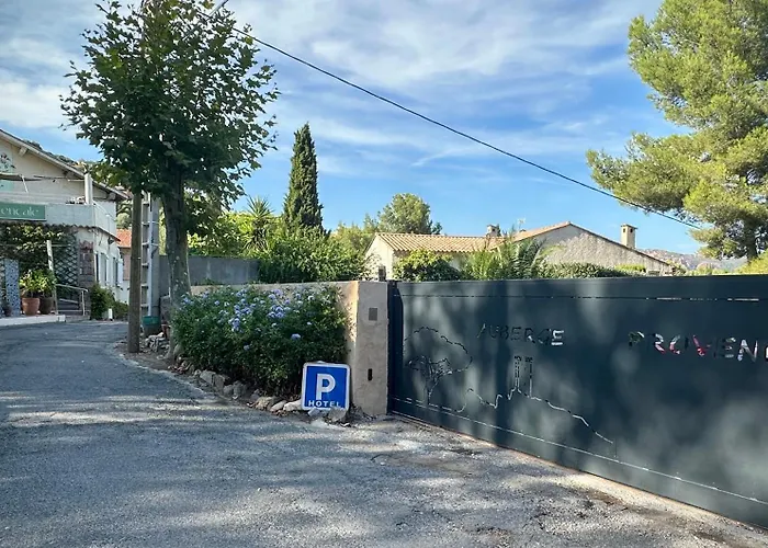 Le Clos Du Dramont 2*