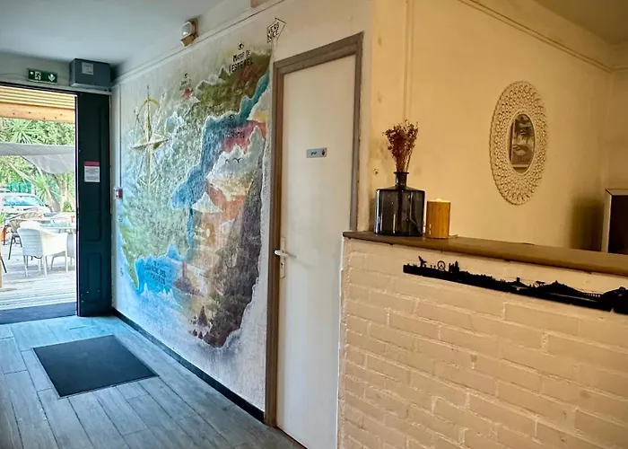 Hotel Le Clos Du Dramont 2*