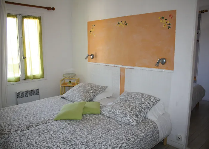 Le Clos Du Dramont Hotel 2*