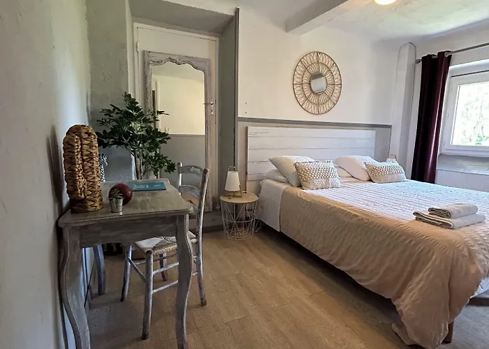 Le Clos Du Dramont Hotel